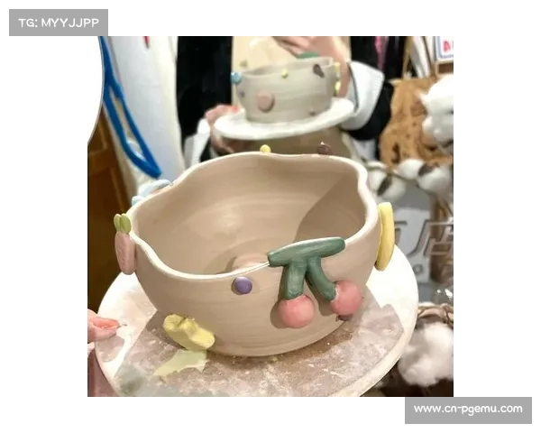 顺山集陶艺与电竞选手的跨界融合 八千年制陶技艺在年轻人手中焕发新生 顺山集陶艺与电竞选手的跨界融合 八千年制陶技艺在年轻人手中焕发新生